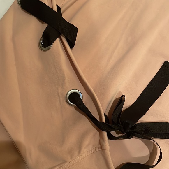 Tara by Vince Camaro - Picture 3 of 3